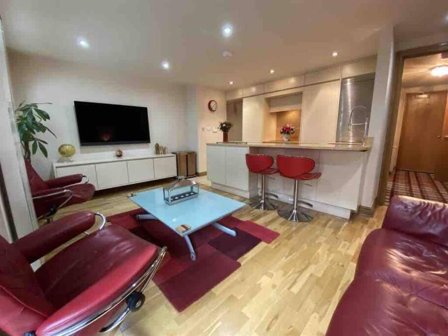 Lovely 2 Double Bedroom Flat With Patio Mánchester Exterior foto